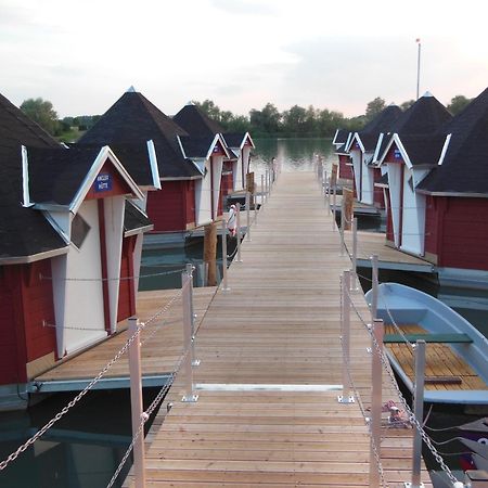 Maritime Freizeit Camp "Mfc" Erfurter Seen Camera foto